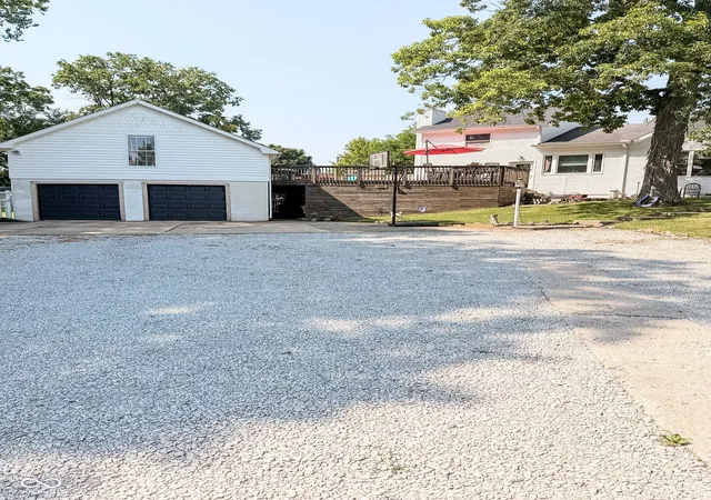 Photo 3 of Single family home for sale at 501 N Pendleton Ave, Pendleton, IN 46064 | MLS# 22117185 | Listing updated on 2026-08-21