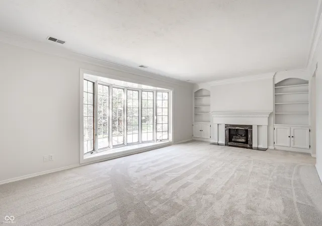 Photo 4 of Sale Pending at 1316 Kings Cvs Ct, Indianapolis, IN 46260 | MLS# 22117206 | Listing updated on 2026-10-07
