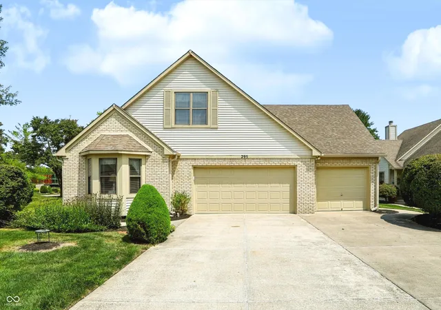 2nd image of 295 Carriage Ct, Franklin, IN 46131 | MLS# 22117215