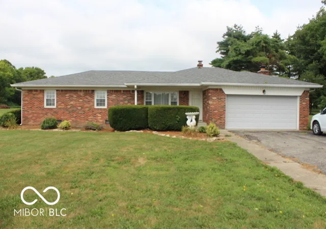 2nd image of 6824 S Mooresville Rd, Indianapolis, IN 46221 | MLS# 22117219