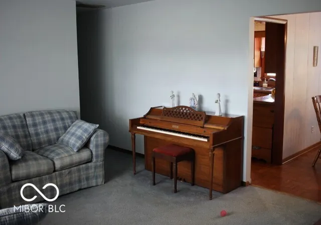 Photo 3 of Sale Pending at 6824 S Mooresville Rd, Indianapolis, IN 46221 | MLS# 22117219 | Listing updated on 2026-09-29