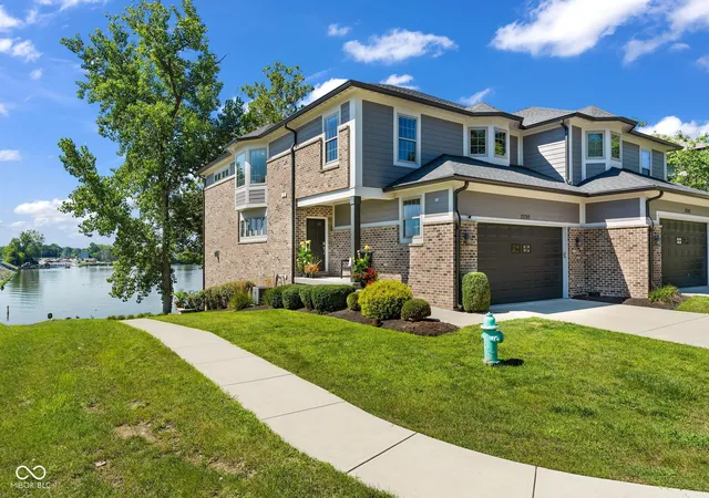 2nd image of 13797 E Southshore Dr, Fishers, IN 46037 | MLS# 22117227