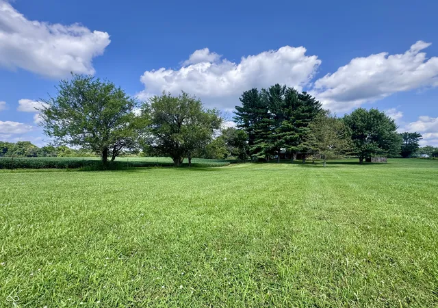 Photo 3 of Sale Pending at 7933 S 650 West, Crawfordsville, IN 47933 | MLS# 22117237 | Listing updated on 2026-09-24
