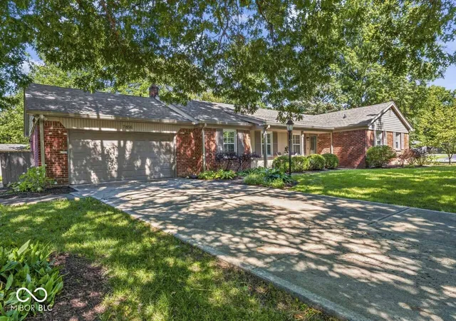 Photo 1 of Single family home for sale at 7856 Creekview Cir, Indianapolis, IN 46250 | MLS# 22117250 | Listing updated on 2026-09-25