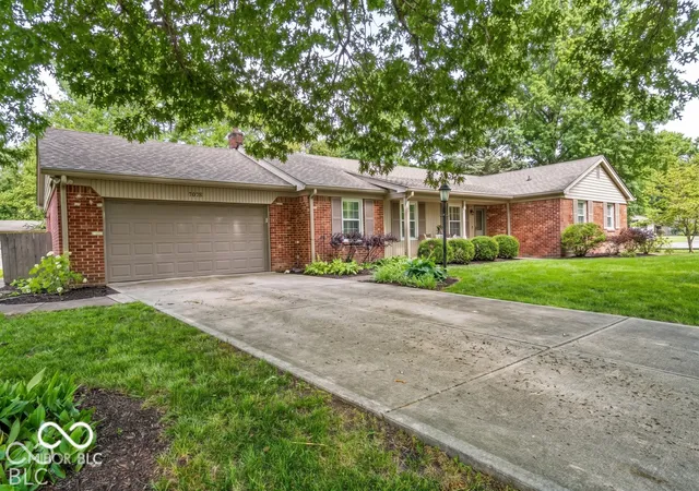 Photo 1 of Sale Pending at 7856 Creekview Cir, Indianapolis, IN 46250 | MLS# 22117250 | Listing updated on 2026-10-28