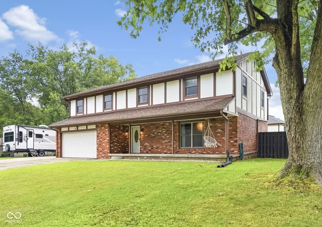 2nd image of 601 Ridgeview Ln, Columbus, IN 47201 | MLS# 22117254