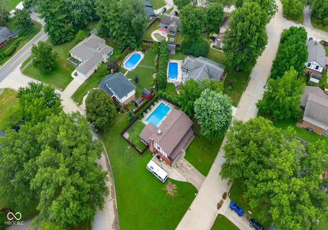 Photo 3 of Single family home for sale at 601 Ridgeview Ln, Columbus, IN 47201 | MLS# 22117254 | Listing updated on 2026-08-15