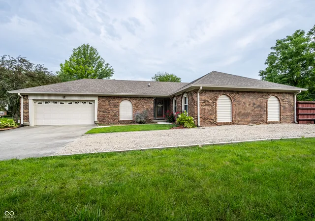 2nd image of 1103 Riverview Dr, Greenfield, IN 46140 | MLS# 22117258