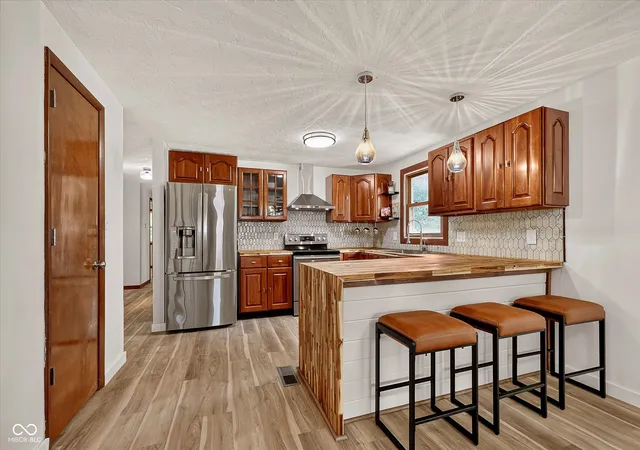 Photo 4 of Single family home for sale at 2227 Tartan Rd, Anderson, IN 46012 | MLS# 22117259 | Listing updated on 2026-09-24