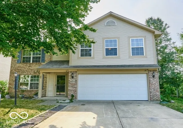 2nd image of 827 Treyburn Lakes Wy, Indianapolis, IN 46239 | MLS# 22117261