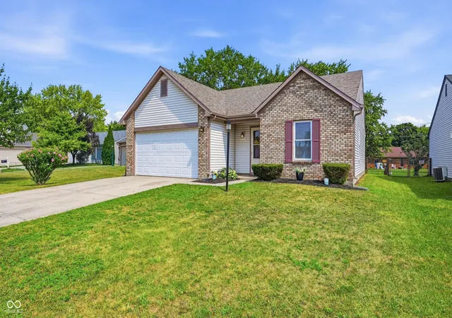 1st image of 1230 Wilkes Dr, Anderson, IN 46013 | MLS# 22117262