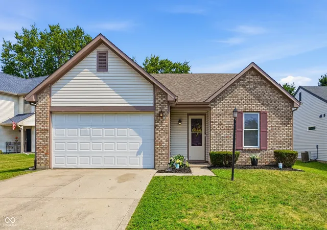 2nd image of 1230 Wilkes Dr, Anderson, IN 46013 | MLS# 22117262
