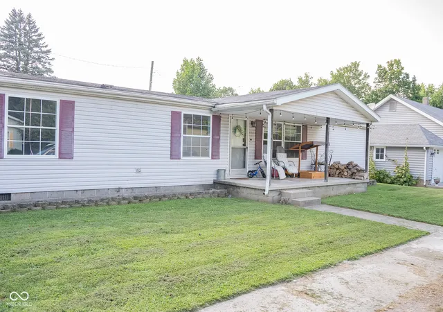 1st image of 102 S Vernon St, Waynetown, IN 47990 | MLS# 22117266