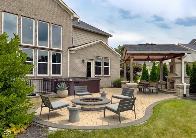 3rd image of 2480 Still Creek Dr, Zionsville, IN 46077 | MLS# 22117284