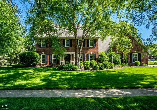 Photo 2 of Sale Pending at 4970 Wood Crk Dr, Carmel, IN 46033 | MLS# 22117286 | Listing updated on 2026-09-22