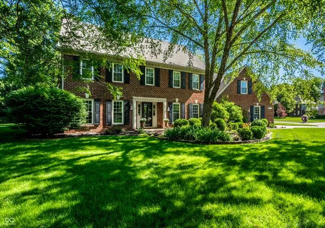 Photo 3 of Sale Pending at 4970 Wood Crk Dr, Carmel, IN 46033 | MLS# 22117286 | Listing updated on 2026-09-22