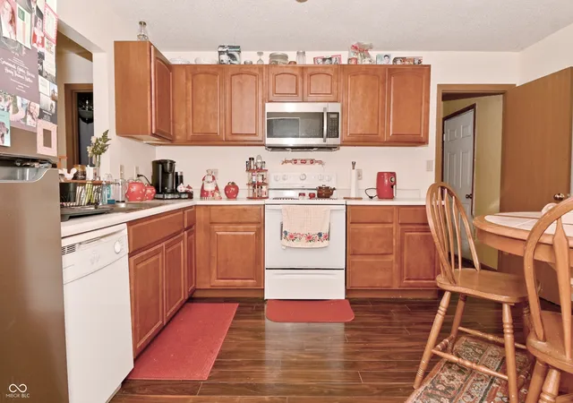 4th image of 410 Lockerbie Ln, Pittsboro, IN 46167 | MLS# 22117289