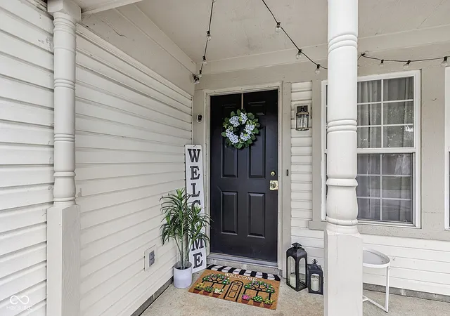 Photo 4 of Single family home for sale at 9883 Traditions Ln, Noblesville, IN 46060 | MLS# 22117292 | Listing updated on 2026-09-24