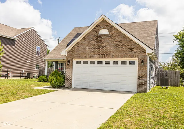 3rd image of 2481 Shadowbrook Tr, Greenwood, IN 46143 | MLS# 22117295