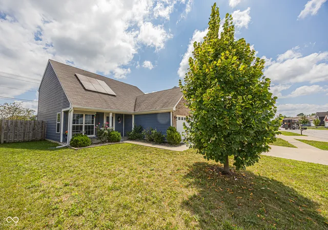 4th image of 2481 Shadowbrook Tr, Greenwood, IN 46143 | MLS# 22117295