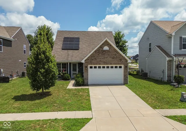 5th image of 2481 Shadowbrook Tr, Greenwood, IN 46143 | MLS# 22117295