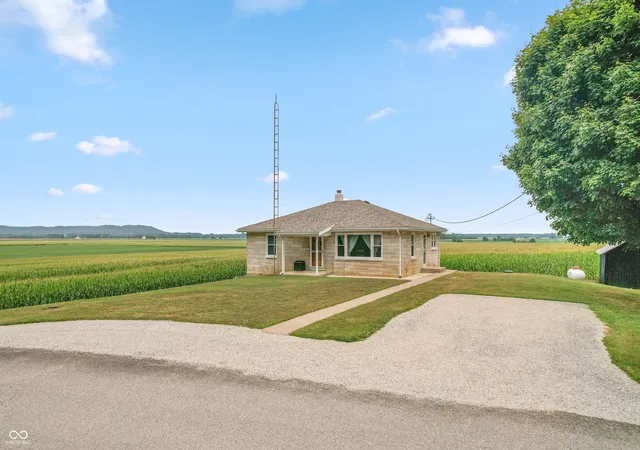Photo 2 of Sale Pending at 1100 E Delaney Millport Rd, Vallonia, IN 47281 | MLS# 22117315 | Listing updated on 2026-08-31