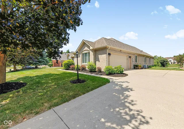 3rd image of 9935 Water Crest Dr, Fishers, IN 46038 | MLS# 22117330