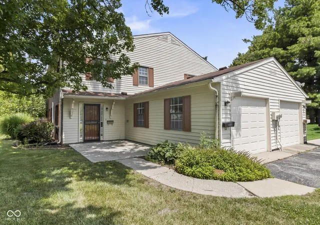 1st image of 4804 London Dr, Indianapolis, IN 46254 | MLS# 22117340