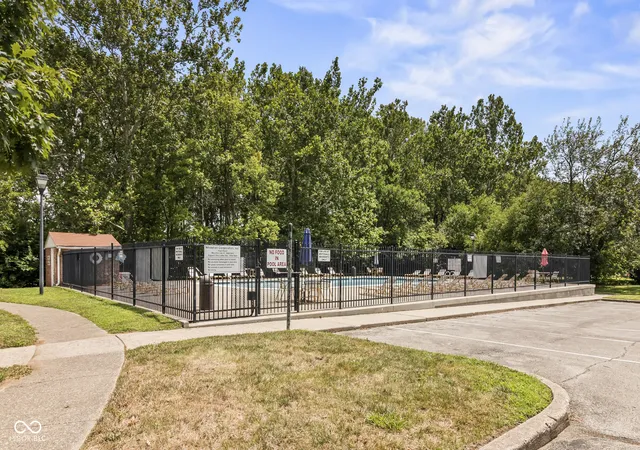 27th image of 4804 London Dr, Indianapolis, IN 46254 | MLS# 22117340