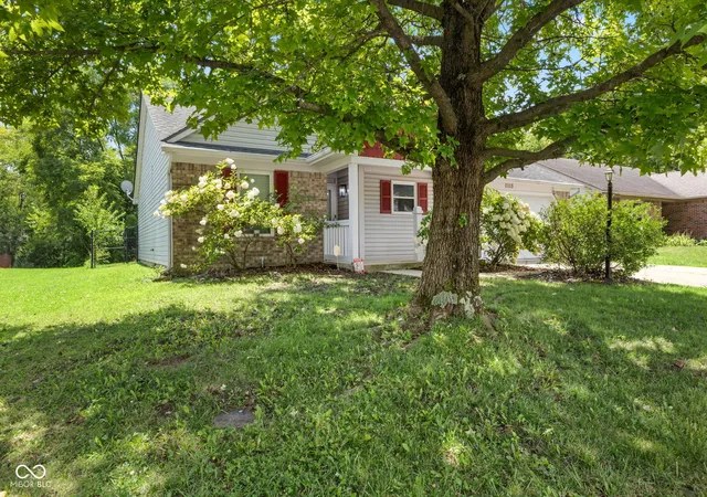 2nd image of 11115 Hunters Blvd, Indianapolis, IN 46235 | MLS# 22117349