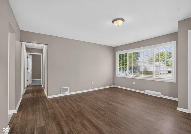 Photo 4 of Sale Pending at 375 N 19th Avenue, Beech Grove, IN 46107 | MLS# 22117352 | Listing updated on 2026-08-14
