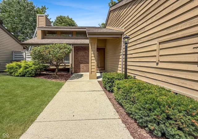2nd image of 670 Carya Sq, Columbus, IN 47201 | MLS# 22117379