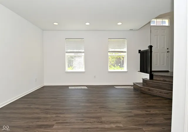 Photo 4 of Townhouse for sale at 9454 Oakley Dr, Indianapolis, IN 46260 | MLS# 22117386 | Listing updated on 2026-08-26