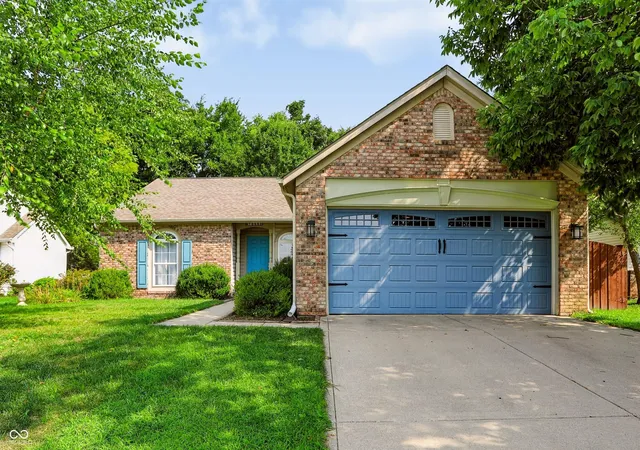 Photo 2 of Single family home for sale at 10680 Ashview Dr, Fishers, IN 46038 | MLS# 22117398 | Listing updated on 2026-09-25