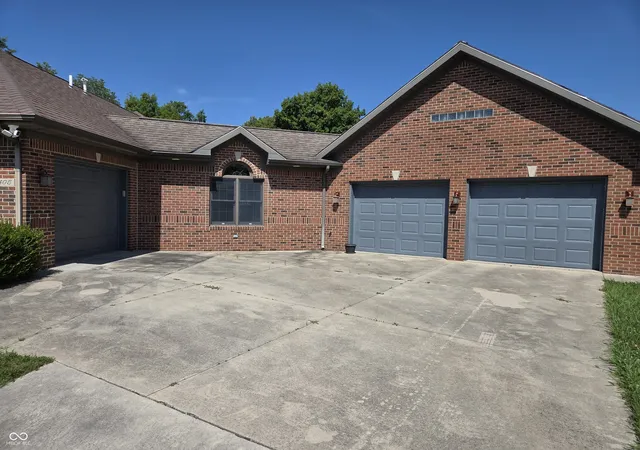 3rd image of 2405 N Wicklow Dr, Muncie, IN 47304 | MLS# 22117405