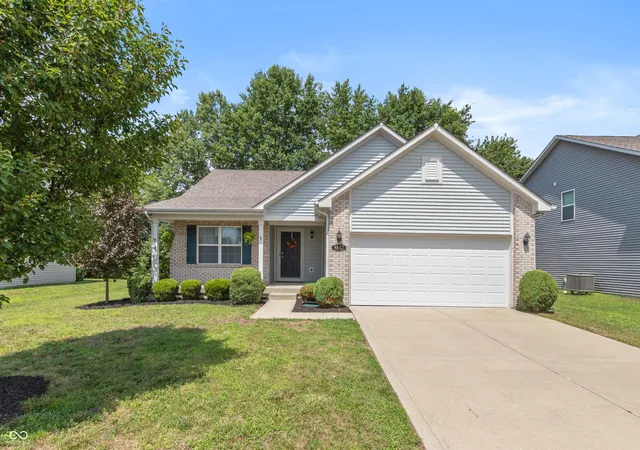 Photo 1 of Single family home for sale at 8842 Benjamin Ln, Avon, IN 46123 | MLS# 22117408 | Listing updated on 2026-09-01