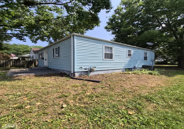 2nd image of 647 N Berwick Ave, Indianapolis, IN 46222 | MLS# 22117423