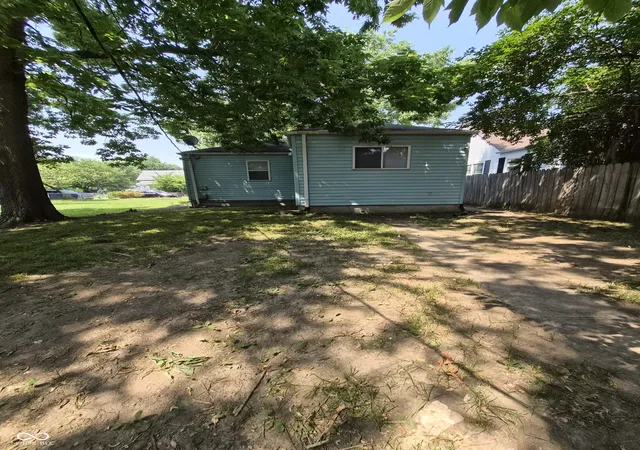 3rd image of 647 N Berwick Ave, Indianapolis, IN 46222 | MLS# 22117423