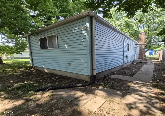 4th image of 647 N Berwick Ave, Indianapolis, IN 46222 | MLS# 22117423