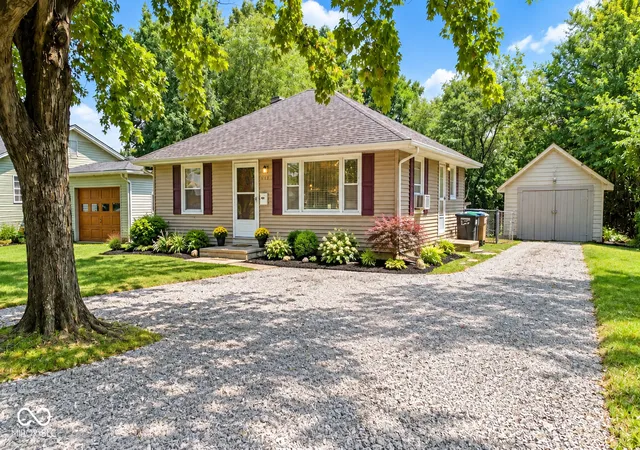Photo 1 of Single family home for sale at 3113 17th, Columbus, IN 47201 | MLS# 22117425 | Listing updated on 2026-09-24