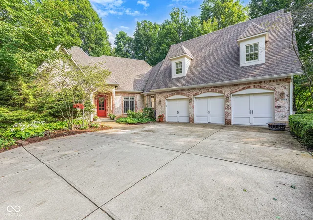 Photo 4 of Sale Pending at 1724 E Greyhawk Way, Greenfield, IN 46140 | MLS# 22117427 | Listing updated on 2026-08-31