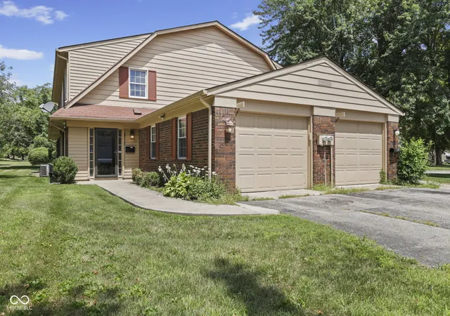 1st image of 4632 London Dr, Indianapolis, IN 46254 | MLS# 22117429