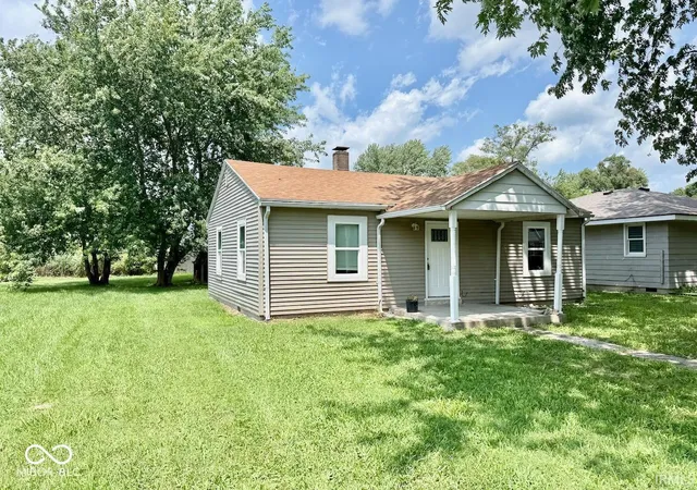 2nd image of 906 W 16th St, Muncie, IN 47302 | MLS# 22117431