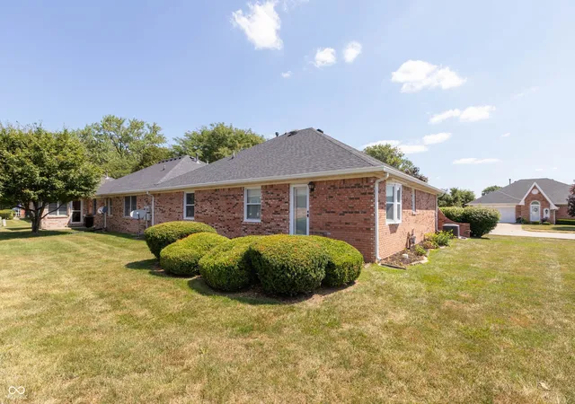 2nd image of 640 S School St #28, Brownsburg, IN 46112 | MLS# 22117432