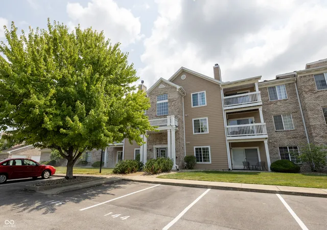Condo for sale at 4933 Opal Ridge Ln #208, Indianapolis, IN 46237 | MLS# 22117437