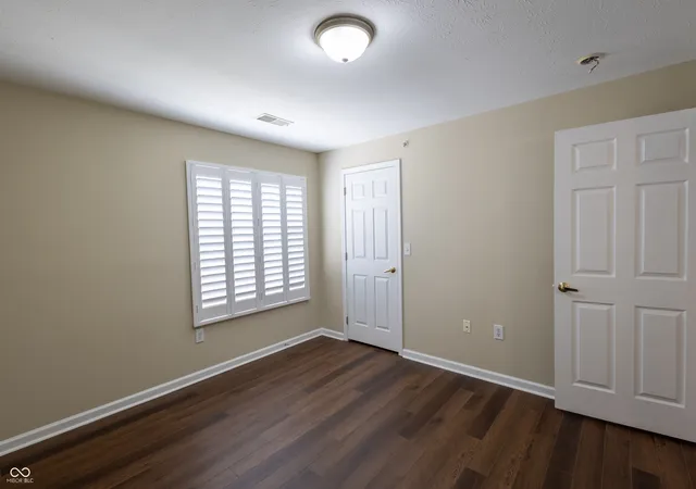 Photo 4 of Condo for sale at 4933 Opal Ridge Ln #208, Indianapolis, IN 46237 | MLS# 22117437 | Listing updated on 2026-09-30