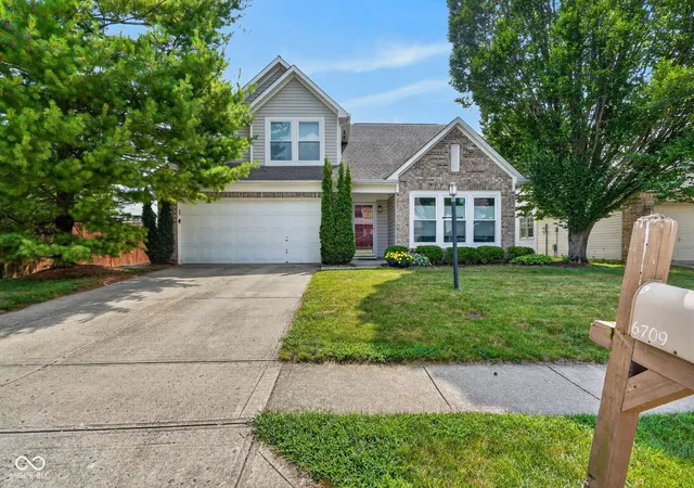 Photo 3 of Sale Pending at 6709 Bluffridge Pkwy, Indianapolis, IN 46278 | MLS# 22117444 | Listing updated on 2026-09-23