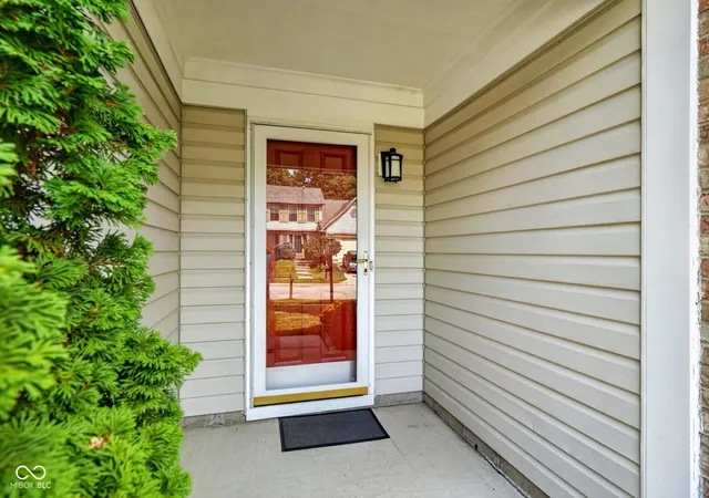 Photo 4 of Sale Pending at 6709 Bluffridge Pkwy, Indianapolis, IN 46278 | MLS# 22117444 | Listing updated on 2026-09-23