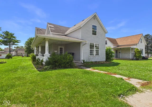2nd image of 1303 S F St, Elwood, IN 46036 | MLS# 22117457
