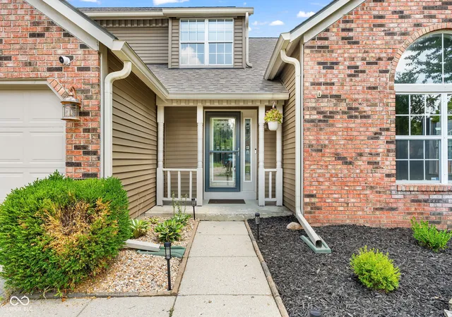 Photo 4 of Sale Pending at 11008 Limbach Cir, Indianapolis, IN 46236 | MLS# 22117464 | Listing updated on 2026-10-06